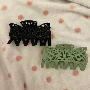 Claw clips brand new pack of 2 with cool design